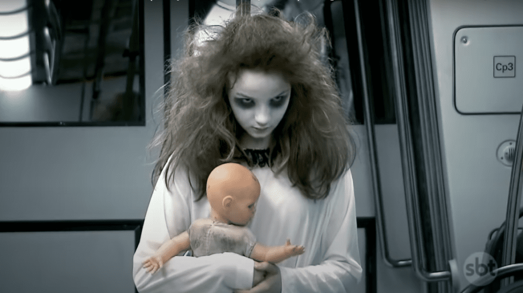 Pegadinha da Menina Fantasma no Metrô